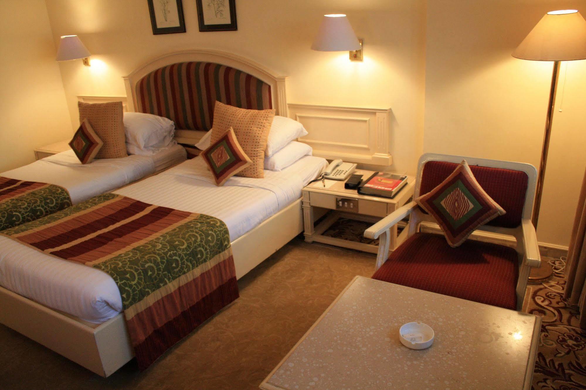 Hotel Bawa International Mumbai Kültér fotó